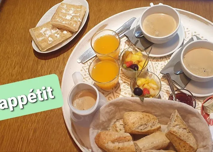 Maddy - Au Clos De Pensión 3*